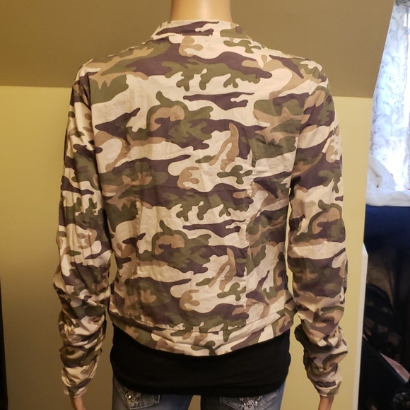 Jacket - Picture 2 of 6